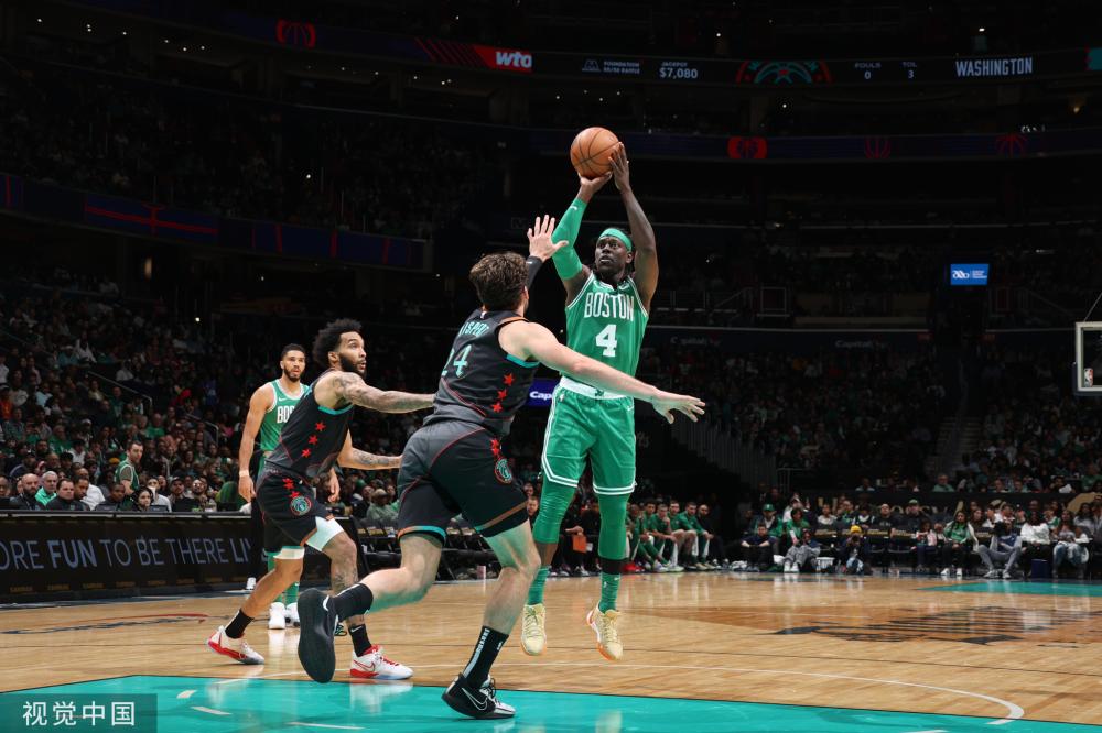 体育法甲：姆巴佩登贝莱破门 巴黎圣日耳曼5-2摩纳哥